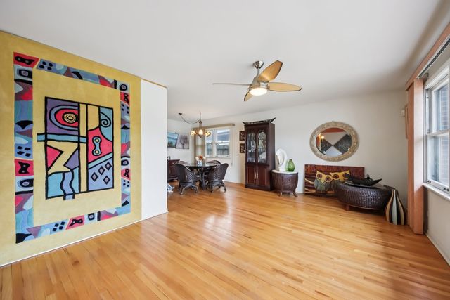 2176 N Westmoreland Drive, Palatine, IL 60074