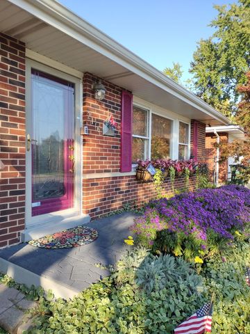 2176 N Westmoreland Drive, Palatine, IL 60074