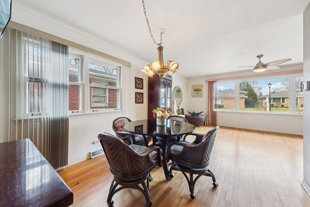 2176 N Westmoreland Drive, Palatine, IL 60074