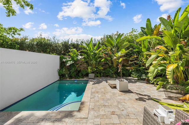 442 SW 15th Rd, Miami, FL 33129