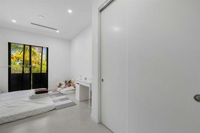 442 SW 15th Rd, Miami, FL 33129