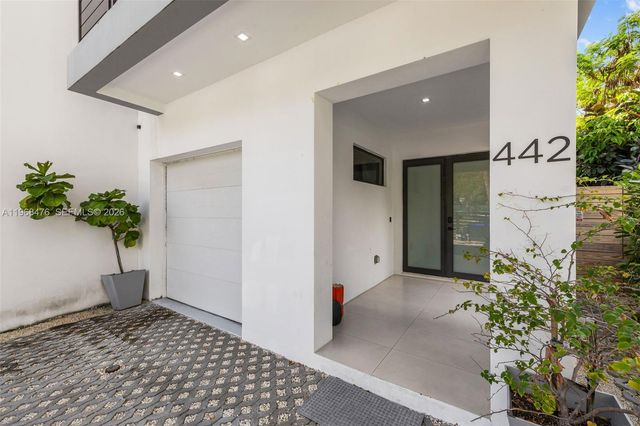 442 SW 15th Rd, Miami, FL 33129