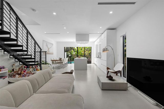 442 SW 15th Rd, Miami, FL 33129