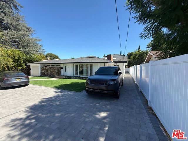 15964 Gault Street, Los Angeles, CA 91406