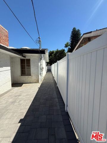 15964 Gault Street, Los Angeles, CA 91406