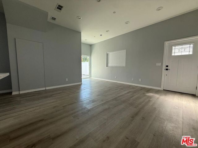 15964 Gault Street, Los Angeles, CA 91406
