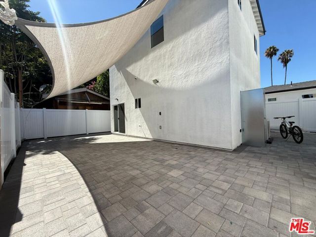 15964 Gault Street, Los Angeles, CA 91406