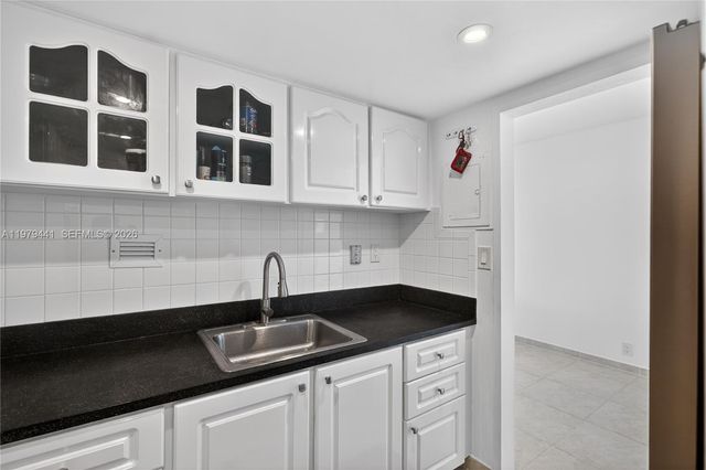 1000 West Ave 923, Miami Beach, FL 33139