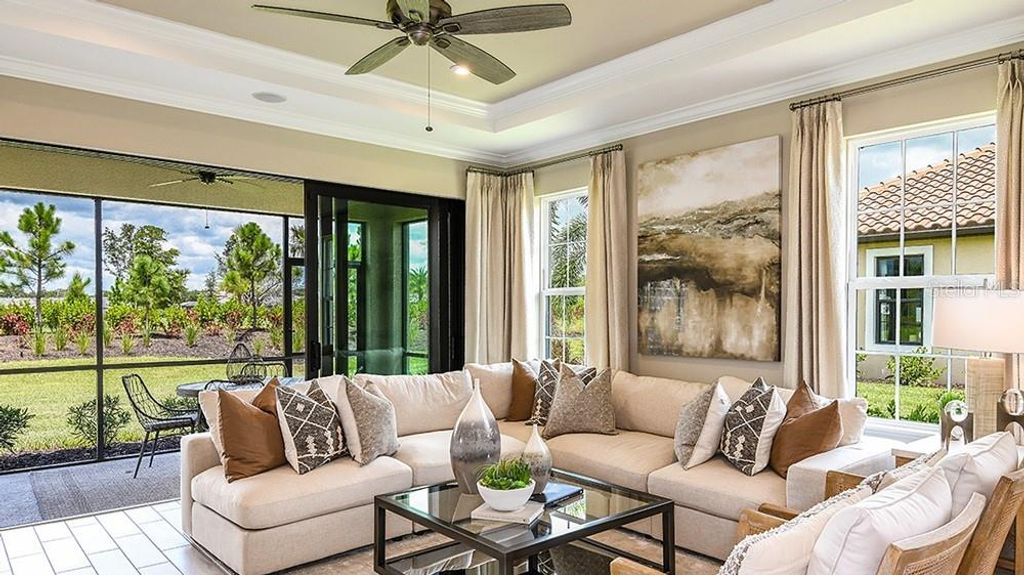 Image 12 of property listing at 14525 DERNA TERRACE, Bradenton, FL 34211