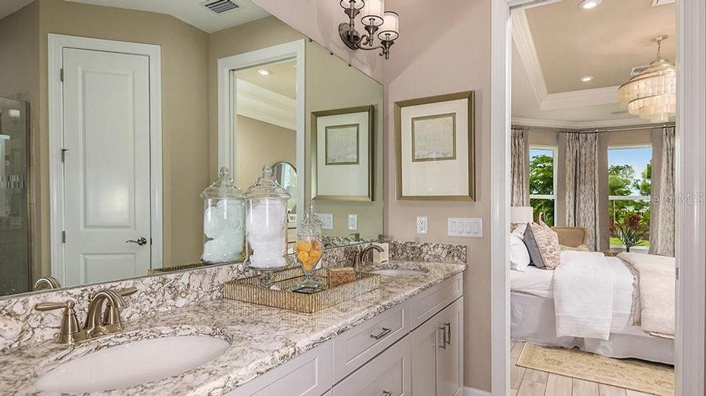 Image 15 of property listing at 14525 DERNA TERRACE, Bradenton, FL 34211