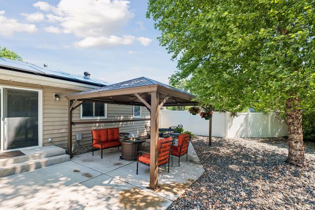 2134 Shale Lane, Eagan, MN 55122