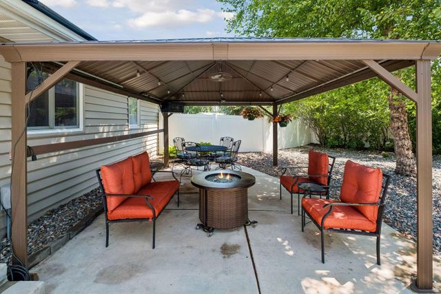 2134 Shale Lane, Eagan, MN 55122