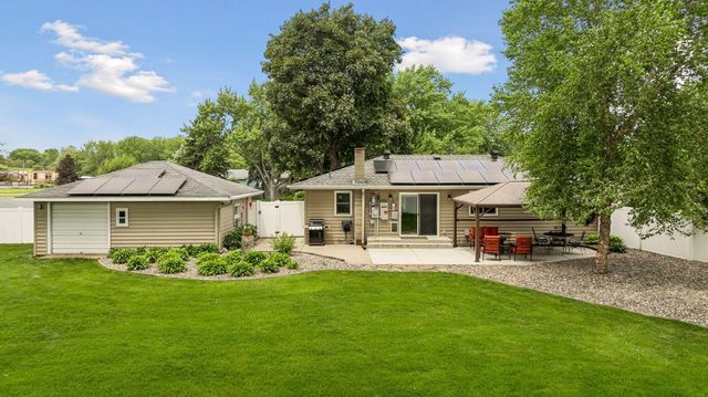 2134 Shale Lane, Eagan, MN 55122