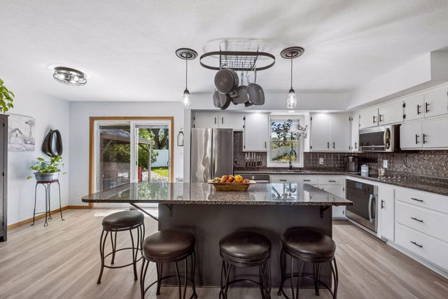 2134 Shale Lane, Eagan, MN 55122