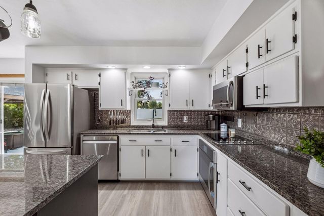 2134 Shale Lane, Eagan, MN 55122