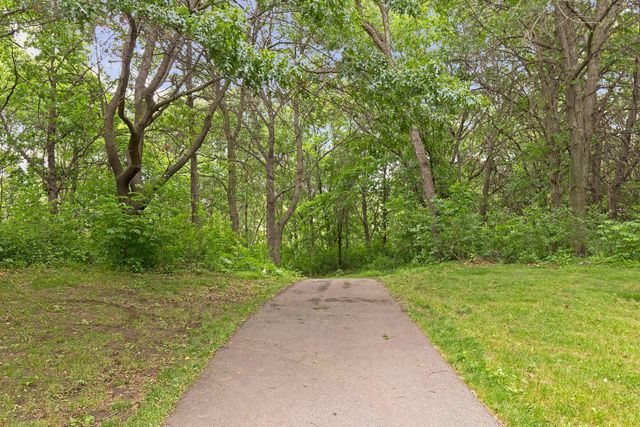 2134 Shale Lane, Eagan, MN 55122