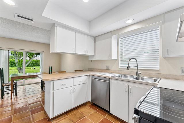 3150 Pinehurst Drive, Lake Worth, FL 33467