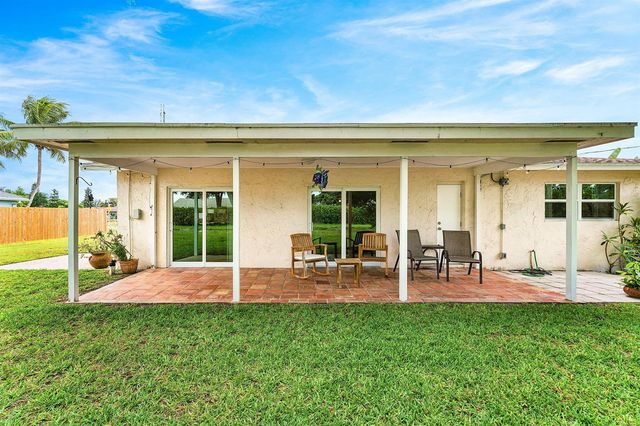 3150 Pinehurst Drive, Lake Worth, FL 33467