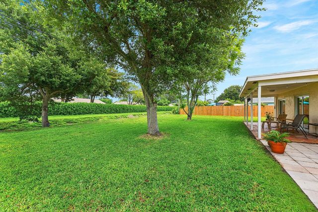 3150 Pinehurst Drive, Lake Worth, FL 33467