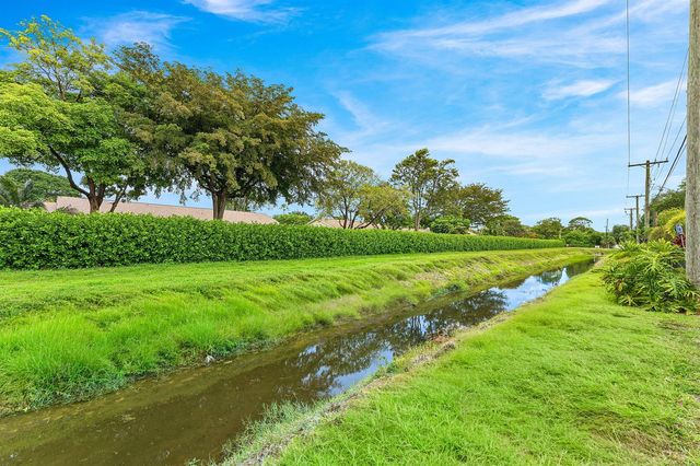 3150 Pinehurst Drive, Lake Worth, FL 33467