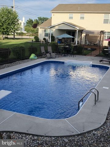 126 MARTEL CIR, Dillsburg, PA 17019