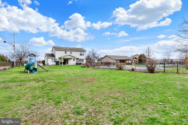 126 MARTEL CIR, Dillsburg, PA 17019