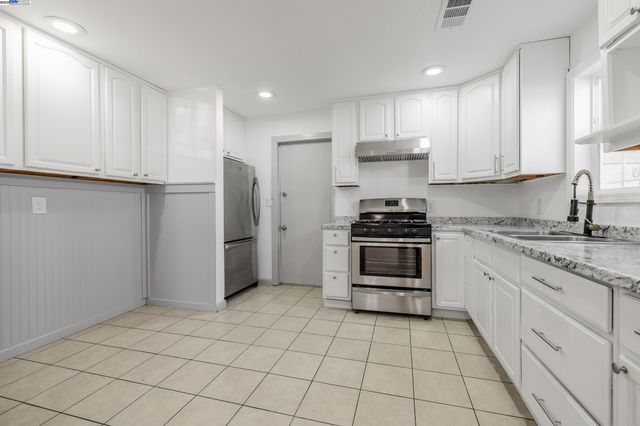 1127 60Th Ave, Oakland, CA 94621