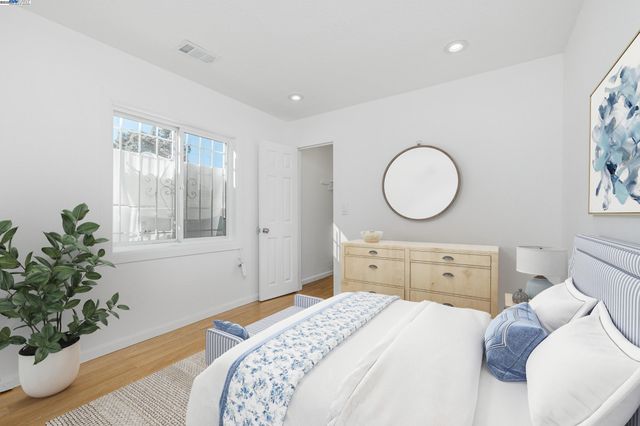 1127 60Th Ave, Oakland, CA 94621