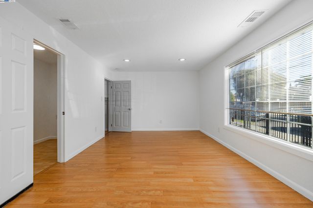 1127 60Th Ave, Oakland, CA 94621