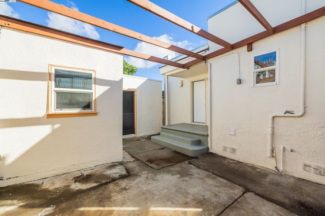 1127 60Th Ave, Oakland, CA 94621