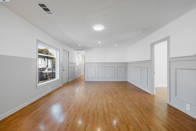 1127 60Th Ave, Oakland, CA 94621