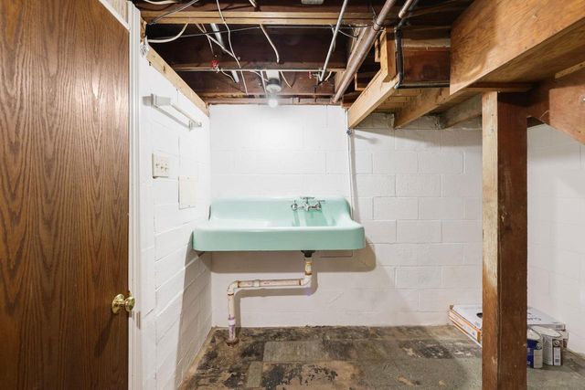 513 E MURRAY AVENUE, Appleton, WI 54915