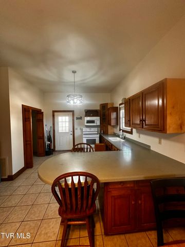 36091 Glove Drive, Glade Spring, VA 24340