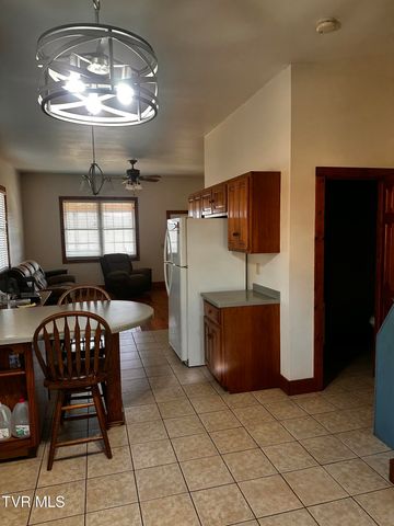 36091 Glove Drive, Glade Spring, VA 24340