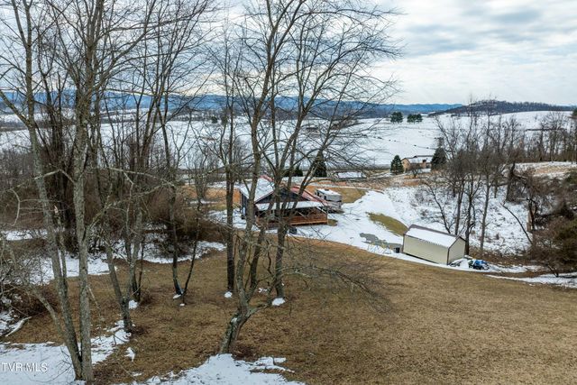 36091 Glove Drive, Glade Spring, VA 24340