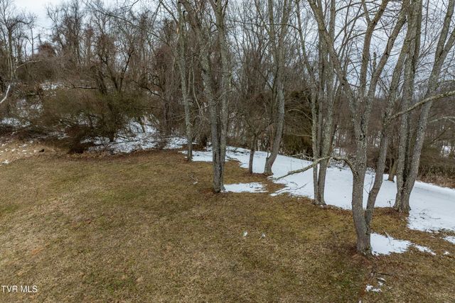 36091 Glove Drive, Glade Spring, VA 24340