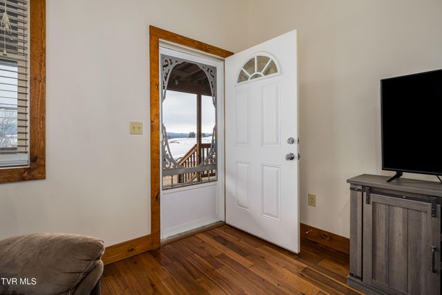 36091 Glove Drive, Glade Spring, VA 24340