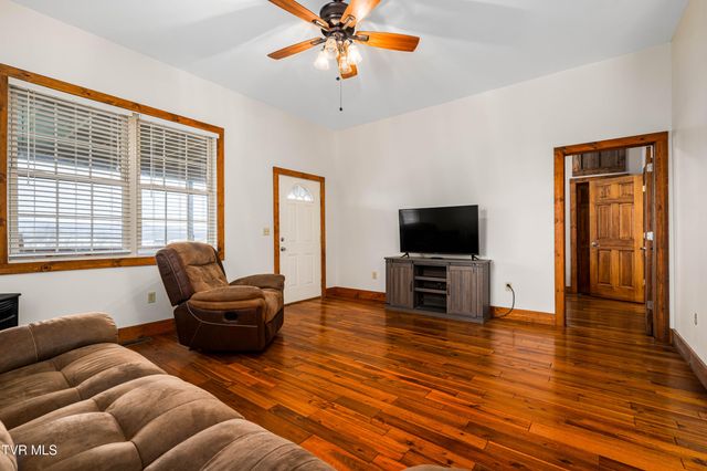 36091 Glove Drive, Glade Spring, VA 24340