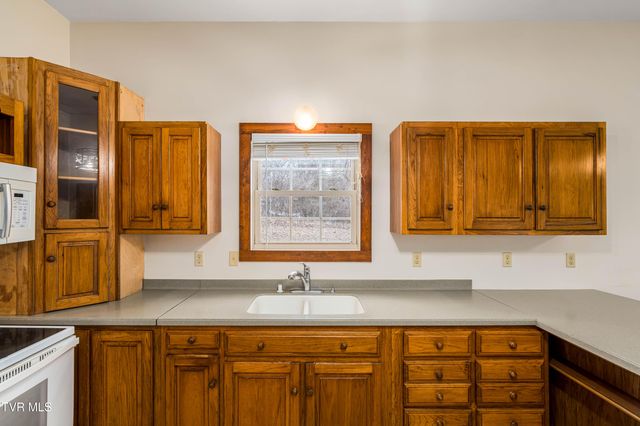 36091 Glove Drive, Glade Spring, VA 24340