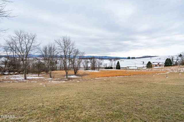 36091 Glove Drive, Glade Spring, VA 24340