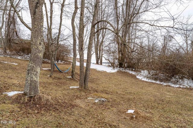 36091 Glove Drive, Glade Spring, VA 24340