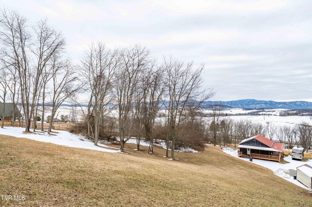 36091 Glove Drive, Glade Spring, VA 24340