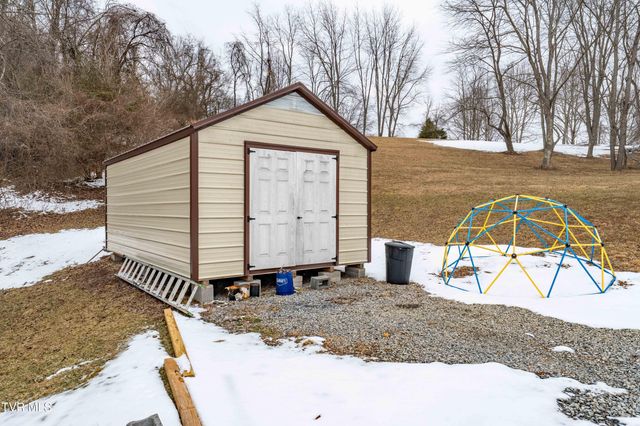 36091 Glove Drive, Glade Spring, VA 24340