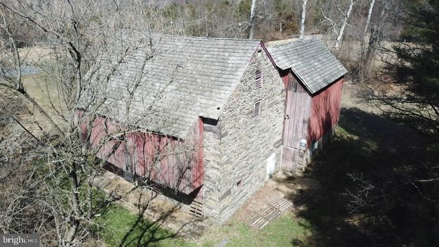 432 QUARRY RD, Ottsville, PA 18942