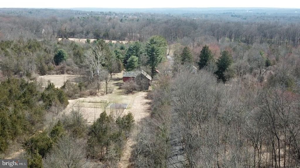 432 QUARRY RD, Ottsville, PA 18942