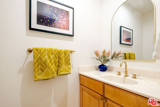 821 S Gramercy Place 2, Los Angeles, CA 90005