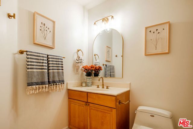 821 S Gramercy Place 2, Los Angeles, CA 90005
