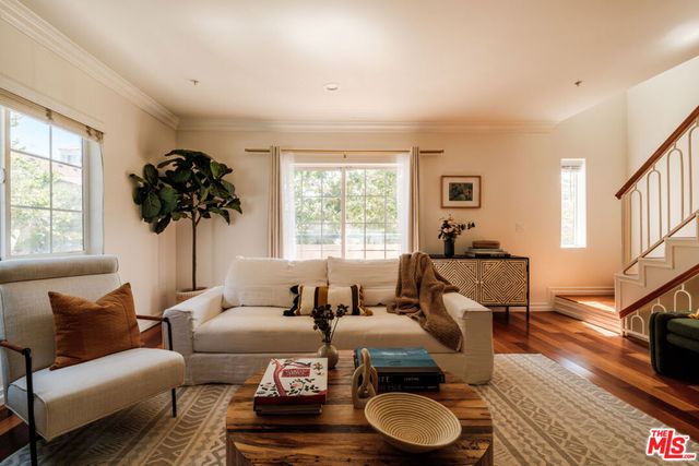821 S Gramercy Place 2, Los Angeles, CA 90005