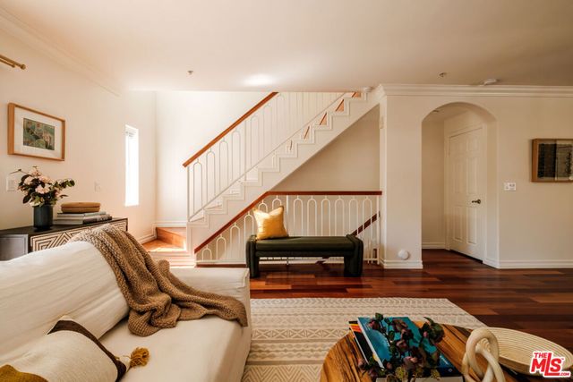 821 S Gramercy Place 2, Los Angeles, CA 90005