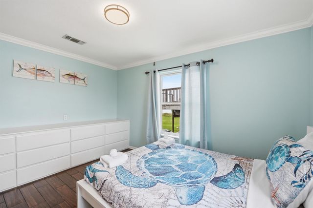 7712 Channelview Drive, Galveston, TX 77554